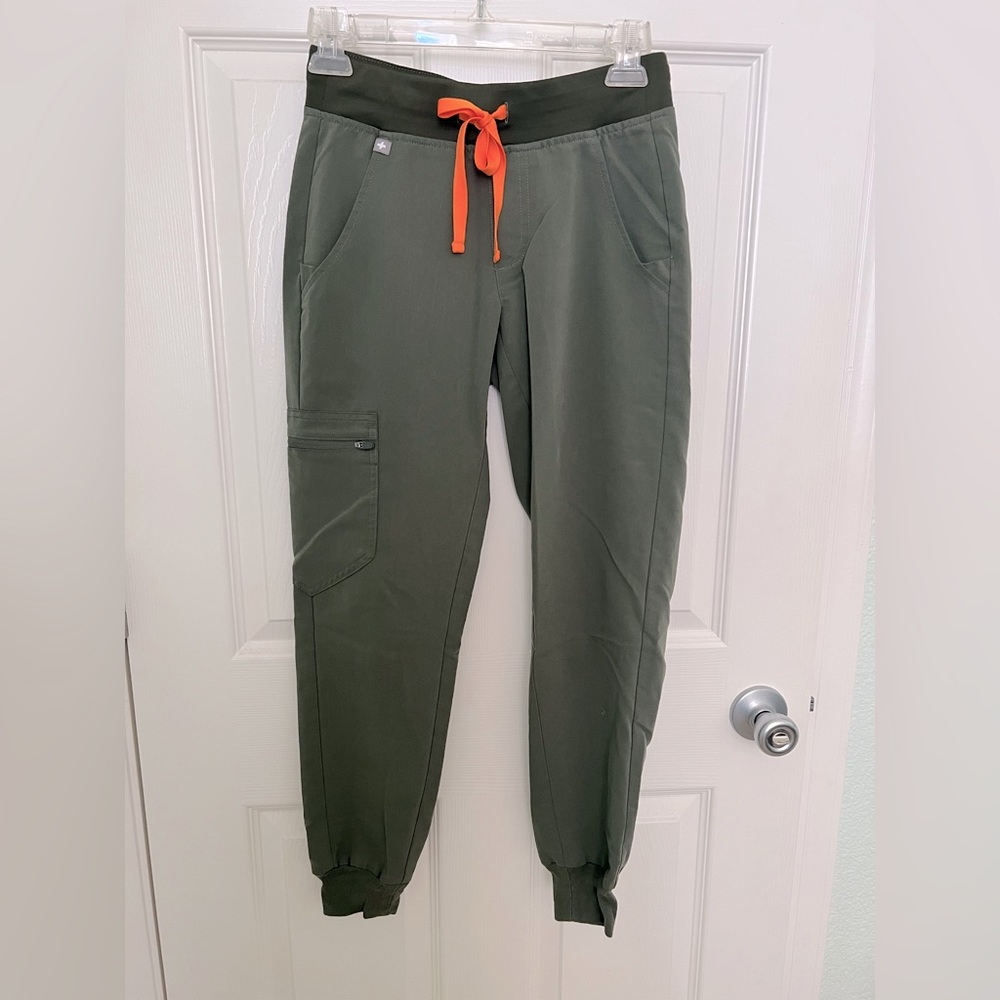 Olive Figs Petite Zamora Jogger Pants